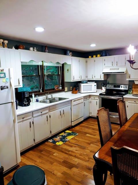 Well equipped kitchen