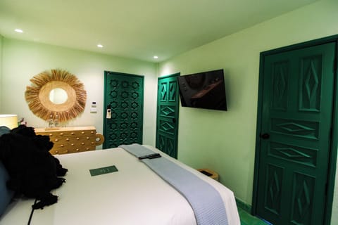 Panoramic Room, City View | Egyptian cotton sheets, premium bedding, down comforters, in-room safe