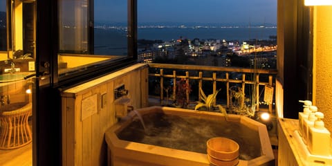 In-room safe, free WiFi, bed sheets