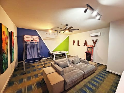 Welcome To Florida Emerald ONE!  Fun Game Room