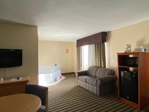 Double Queen Suite | Desk, iron/ironing board, free WiFi, bed sheets