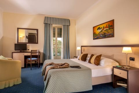 Superior Double or Twin Room | 1 bedroom, minibar, in-room safe, desk