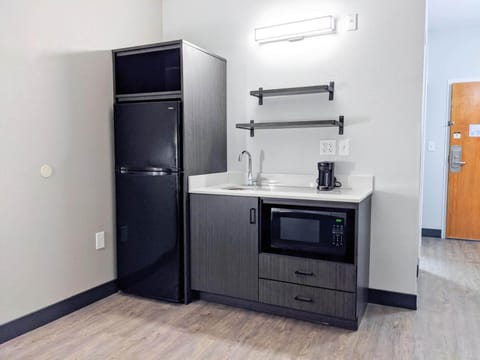 Fridge, microwave, coffee/tea maker, toaster