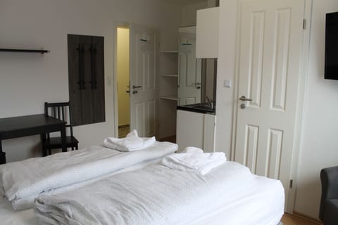 Double Room | Free WiFi, bed sheets
