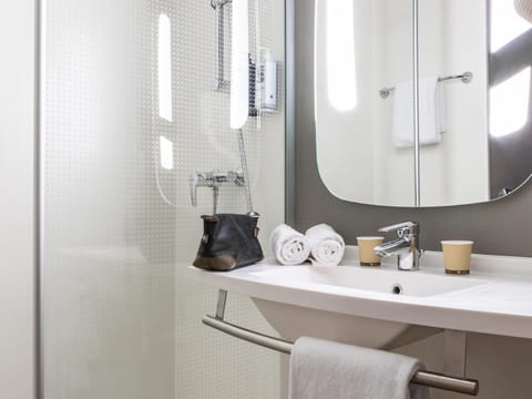 1 bedroom, premium bedding, in-room safe, desk