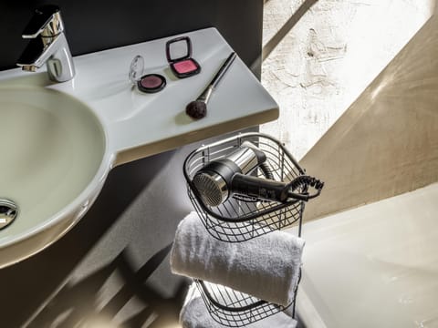 Standard Suite, 2 Double Beds | Desk, soundproofing, free WiFi