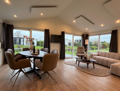 House | Dining