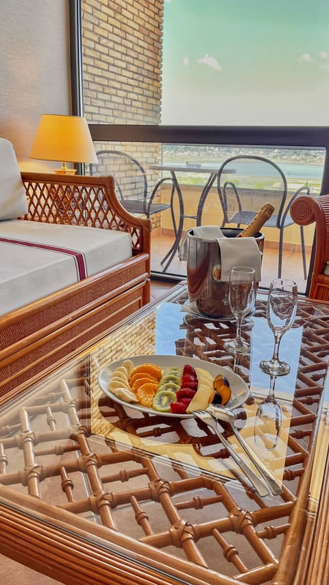 Superior Suite | Minibar, in-room safe, desk, laptop workspace