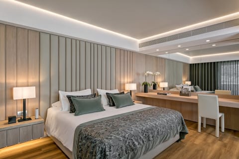 Acropolis Suite, Terrace | Hypo-allergenic bedding, minibar, in-room safe, desk