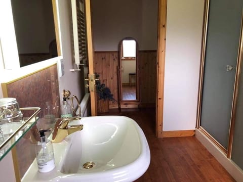 Double Room, Ensuite (Super King Size) | Bathroom
