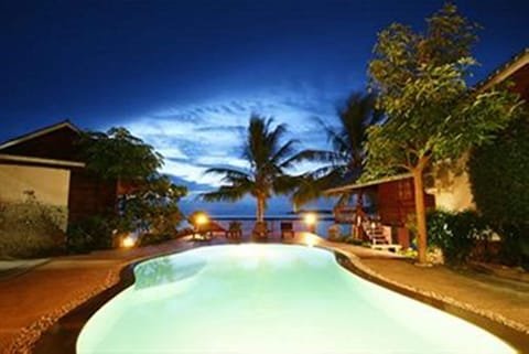 3 outdoor pools, pool umbrellas, sun loungers