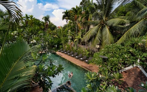 Studio Double Room with Balcony and Pool View - Free Pick Up | Aerial view