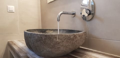 Superior Room, Balcony | Egyptian cotton sheets, premium bedding, pillowtop beds, in-room safe