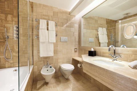 Combined shower/tub, eco-friendly toiletries, hair dryer, bathrobes