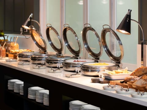 Daily buffet breakfast for a fee