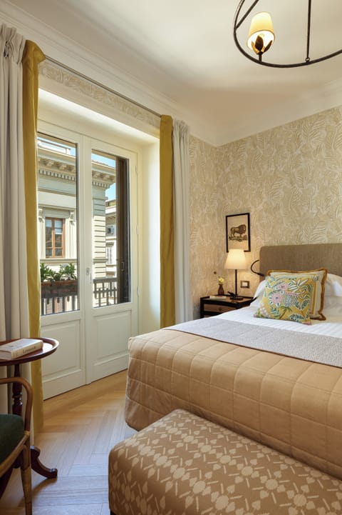 Junior Suite | Premium bedding, down comforters, pillowtop beds, minibar