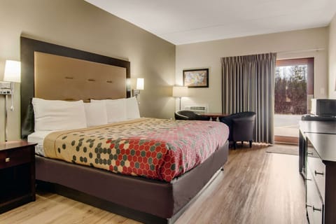 Room, 1 King Bed, Accessible, Non Smoking | Desk, free WiFi, bed sheets, alarm clocks