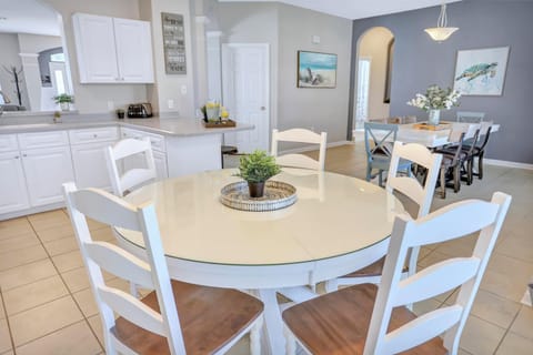 dining for everyone in the same room