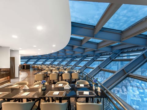 Junior Suite-Huangpu River view,High Floor | Breakfast area | Daily buffet breakfast for a fee