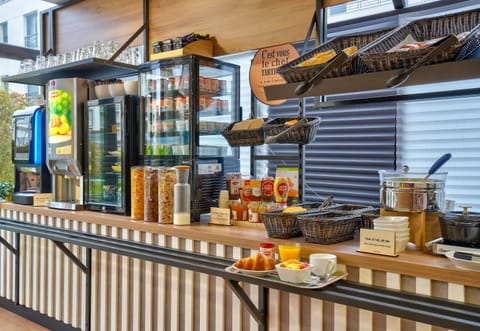 Daily buffet breakfast for a fee