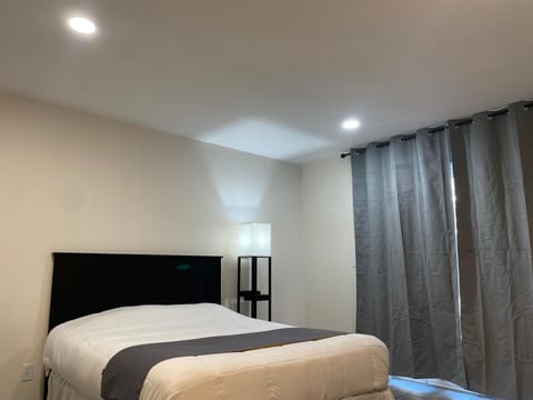 Standard Single Room | Egyptian cotton sheets, premium bedding, desk, free WiFi