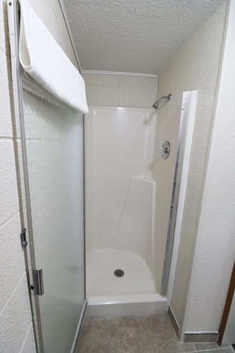 Superior Single Room | Bathroom | Hair dryer, towels