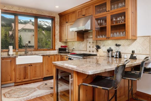 Kitchen - Aspen Ridge 16 - Vivid Vacation Rentals Telluride - Kitchen - Aspen Ridge 16 - Vivid Vacation Rentals Telluride