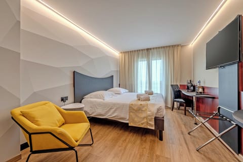 Privilege Double Room | Desk, laptop workspace, iron/ironing board, free cribs/infant beds