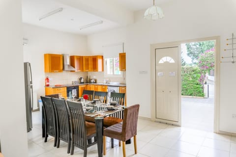 Villa Deja Blue by Ezoria Villas (8501)