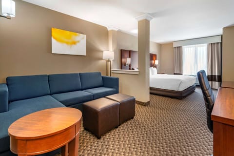 Suite, 1 King Bed, Non Smoking | 1 bedroom, desk, laptop workspace, free WiFi