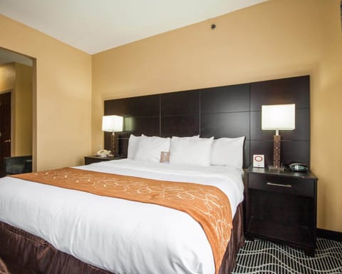 In-room safe, desk, blackout drapes, iron/ironing board