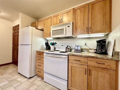 Kitchen cooking area