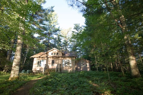 Welcome to a private, peaceful house on BIG Lake!
