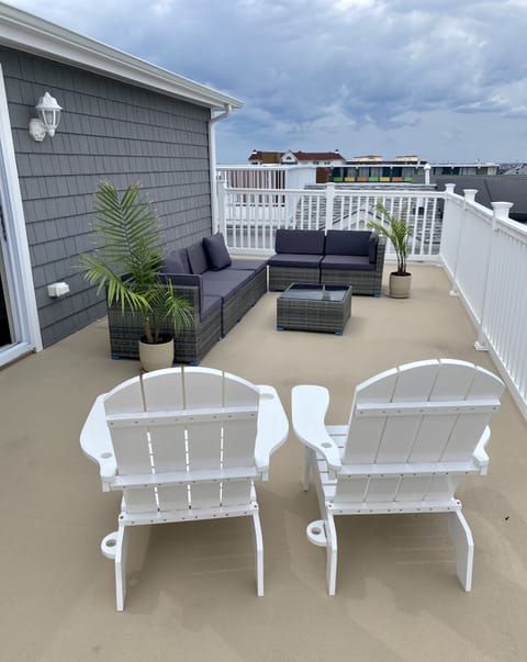 Private Rooftop 4th Level 