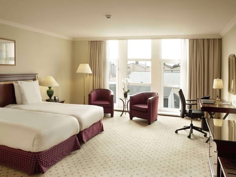 Minibar, in-room safe, blackout drapes, soundproofing