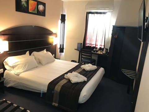 Chambre Double Supérieure | Premium bedding, desk, free WiFi, bed sheets