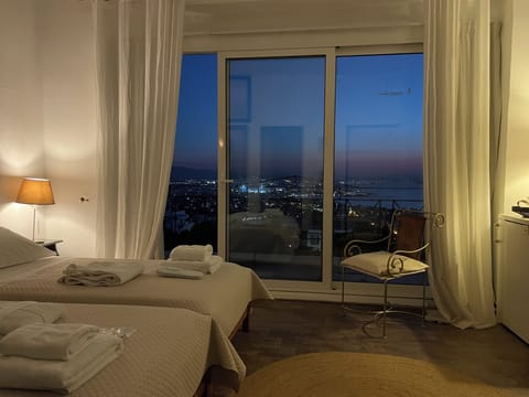 Panoramic Double or Twin Room, 1 Bedroom, City View, Oceanfront | Egyptian cotton sheets, premium bedding, minibar, in-room safe