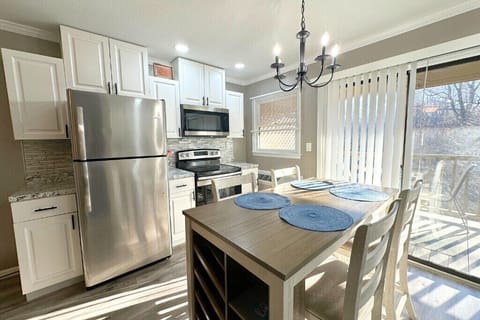 Welcome to Apple Valley 23! This beautiful unit includes an updated kitchen with stainless steel appliances such as a fridge, oven/stove, microwave, dishwasher and coffee pot!