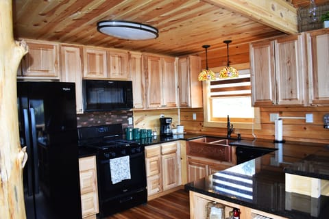 Full kitchen with all essential appliances and utilities