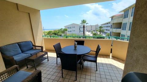 Welcome To Desoto Beach Club 205