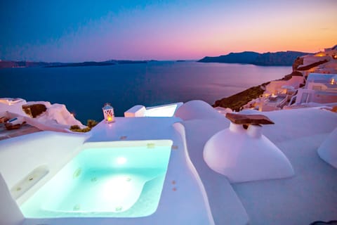 Superior Cave Suite with Hot Tub and Caldera View ( Jasmin ) | Terrace/patio