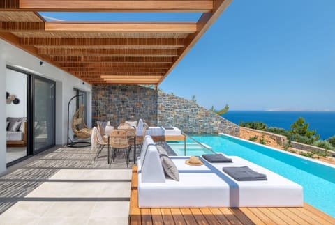 Villa Vittoria boasts amazing, unobstructed sea views!