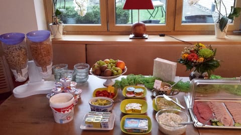 Daily buffet breakfast for a fee
