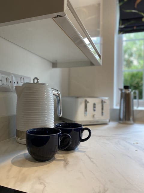 Family Cottage, Ensuite | Shared kitchen