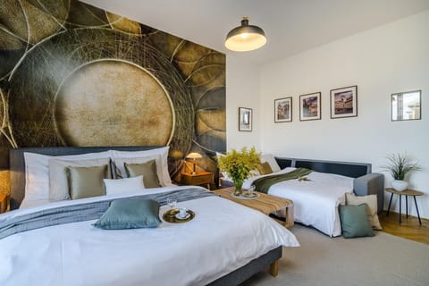 Traditional Apartment | 1 bedroom, individually decorated, individually furnished, desk