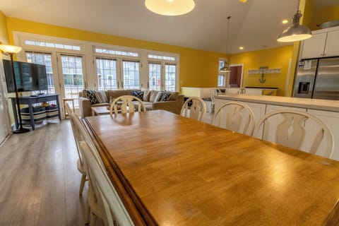 Main Level | Dining | Living Room