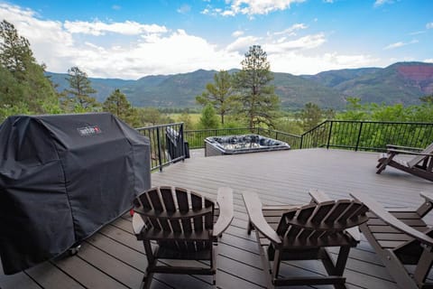 Amazing deck with best views in the area 

Private Hot, Dining Table, BBQ Grill