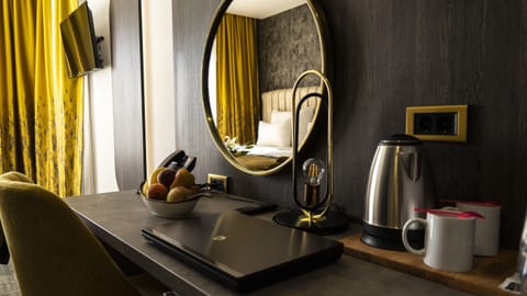 Deluxe Double Room, Balcony (101) | Room amenity