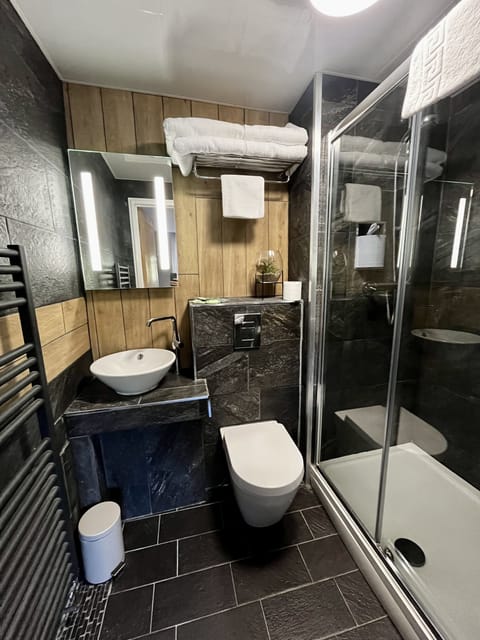 Double Room, Ensuite | Bathroom