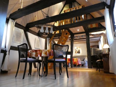 House | Living area | 32-inch TV with satellite channels